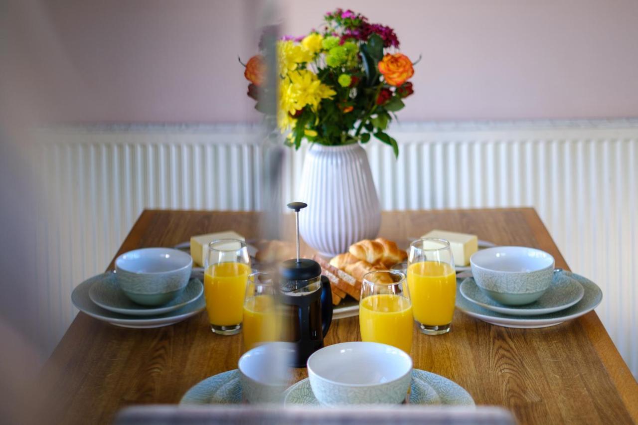 Stunning Cottage Grade 2 Listed With Parking And Hot Tub Bowness-on-Windermere Esterno foto