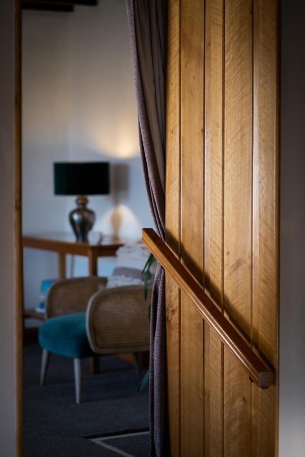 Stunning Cottage Grade 2 Listed With Parking And Hot Tub Bowness-on-Windermere Esterno foto