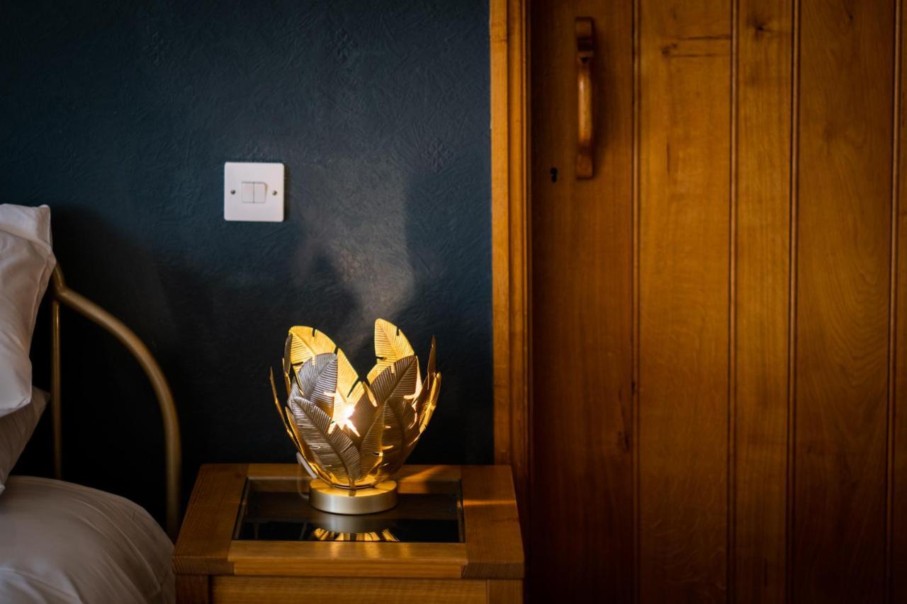 Stunning Cottage Grade 2 Listed With Parking And Hot Tub Bowness-on-Windermere Esterno foto