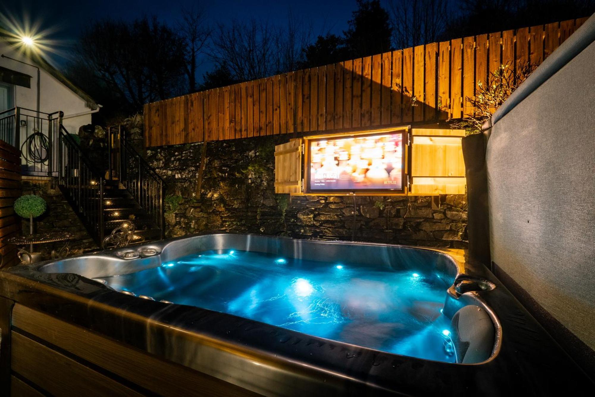 Stunning Cottage Grade 2 Listed With Parking And Hot Tub Bowness-on-Windermere Esterno foto