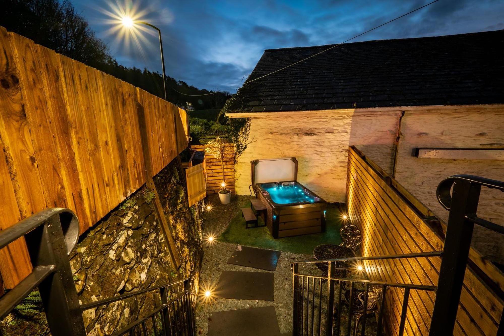 Stunning Cottage Grade 2 Listed With Parking And Hot Tub Bowness-on-Windermere Esterno foto