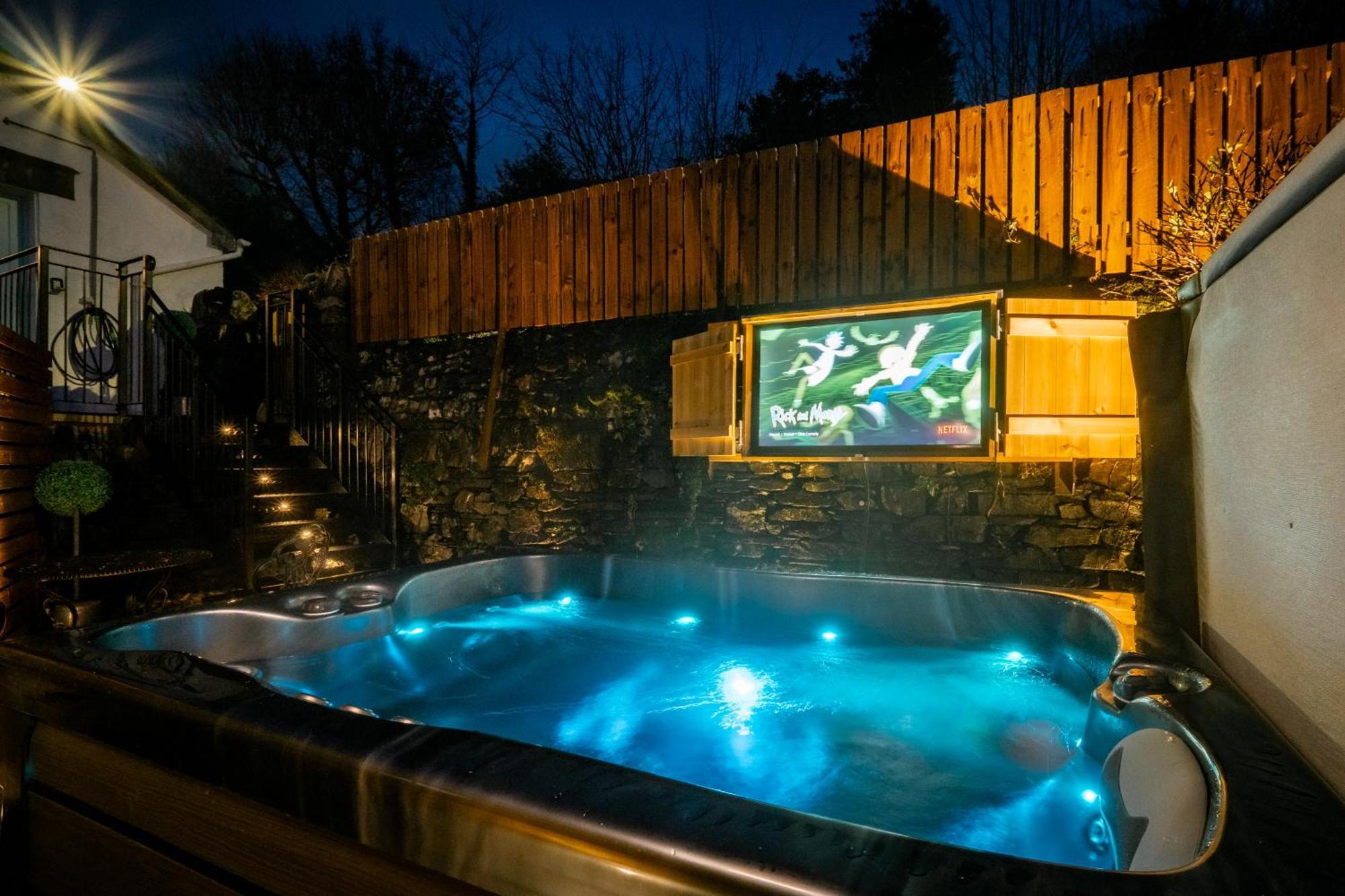Stunning Cottage Grade 2 Listed With Parking And Hot Tub Bowness-on-Windermere Esterno foto