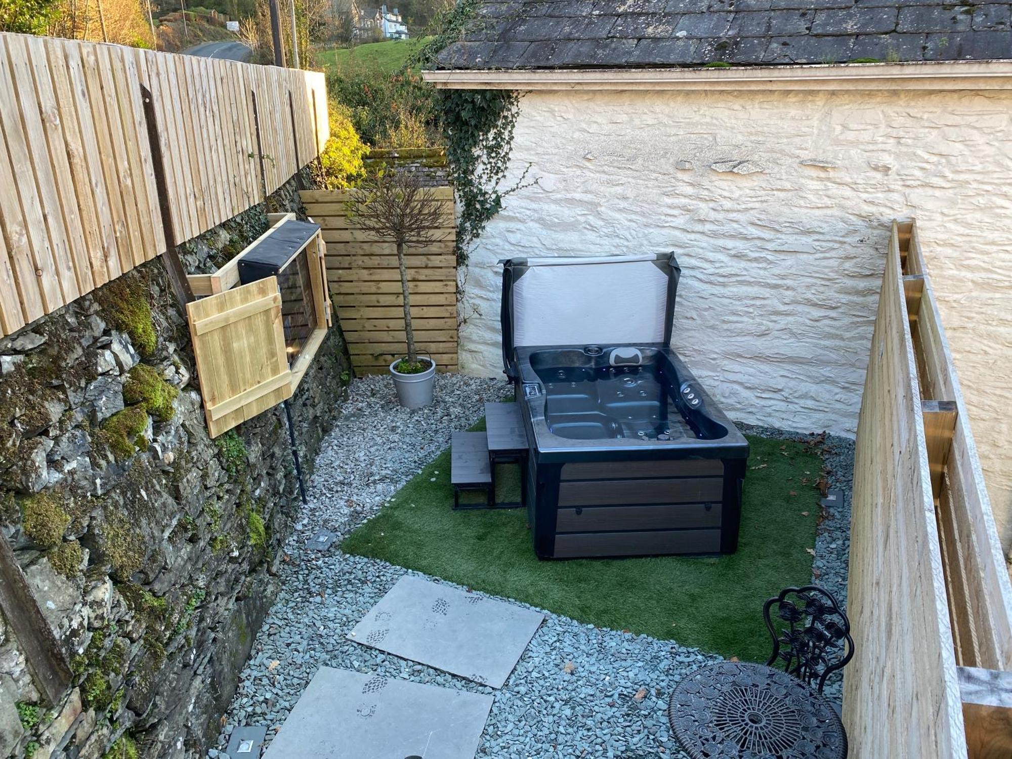 Stunning Cottage Grade 2 Listed With Parking And Hot Tub Bowness-on-Windermere Esterno foto